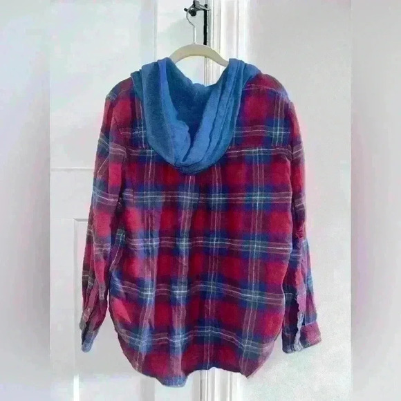 American Eagle Flannel Hoodie - Picture 2 of 3